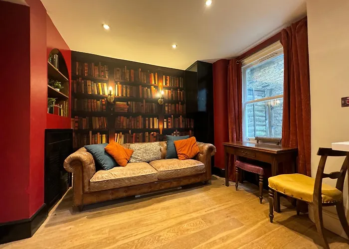 Absolute Clapham